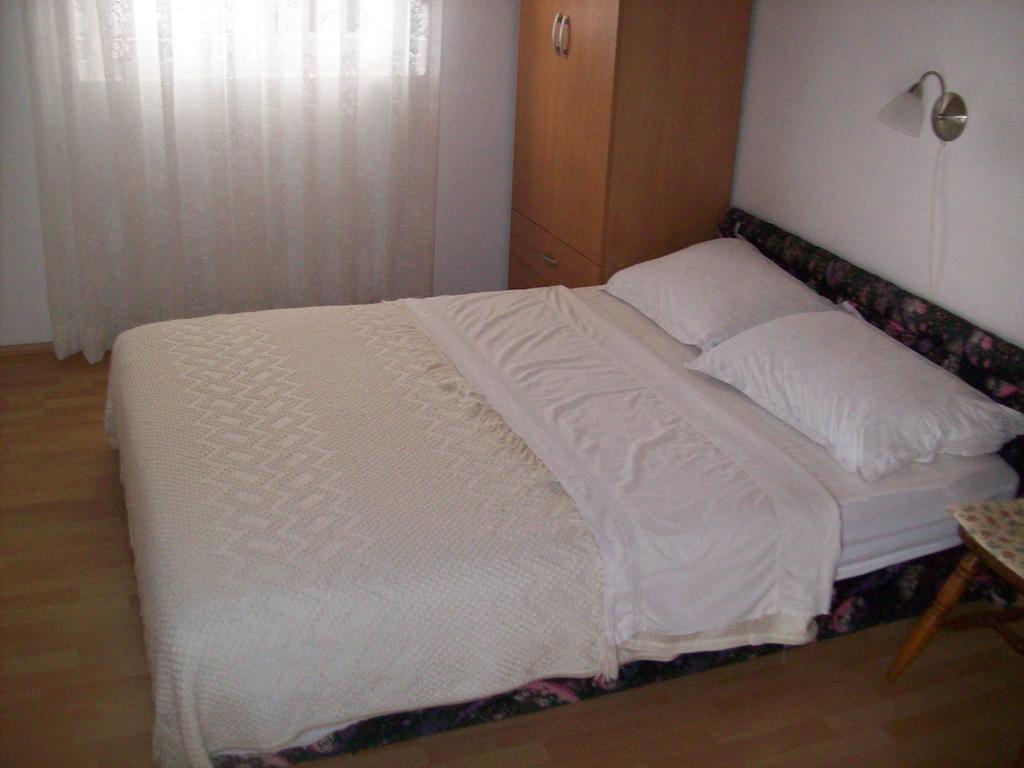 Apartments Dino Макарска Экстерьер фото